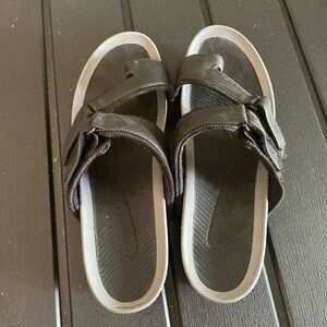 Baretraps Sandals